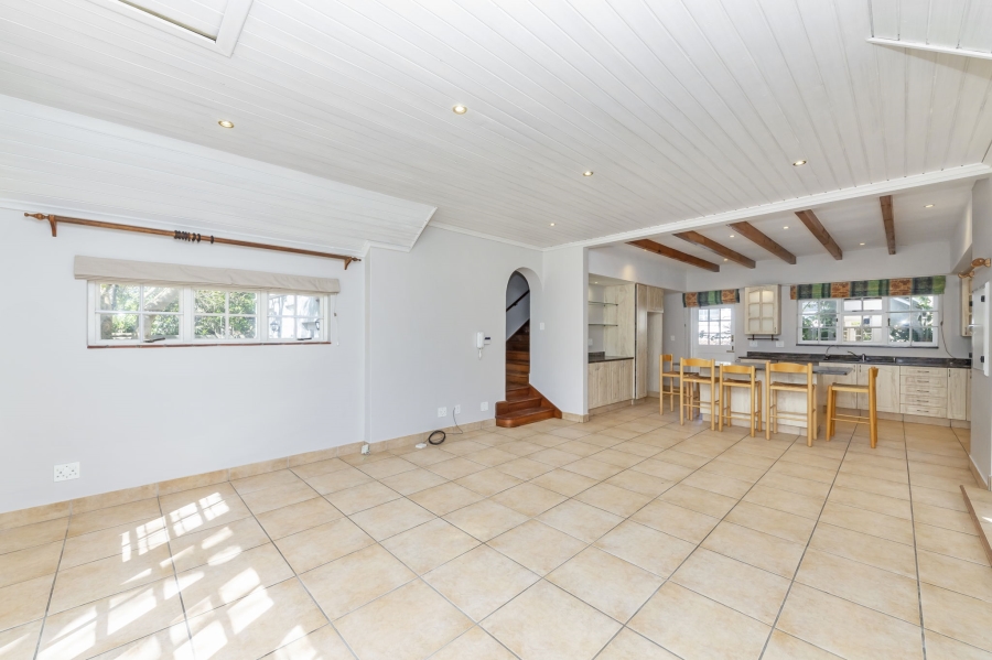 To Let 4 Bedroom Property for Rent in Kenilworth Upper Western Cape